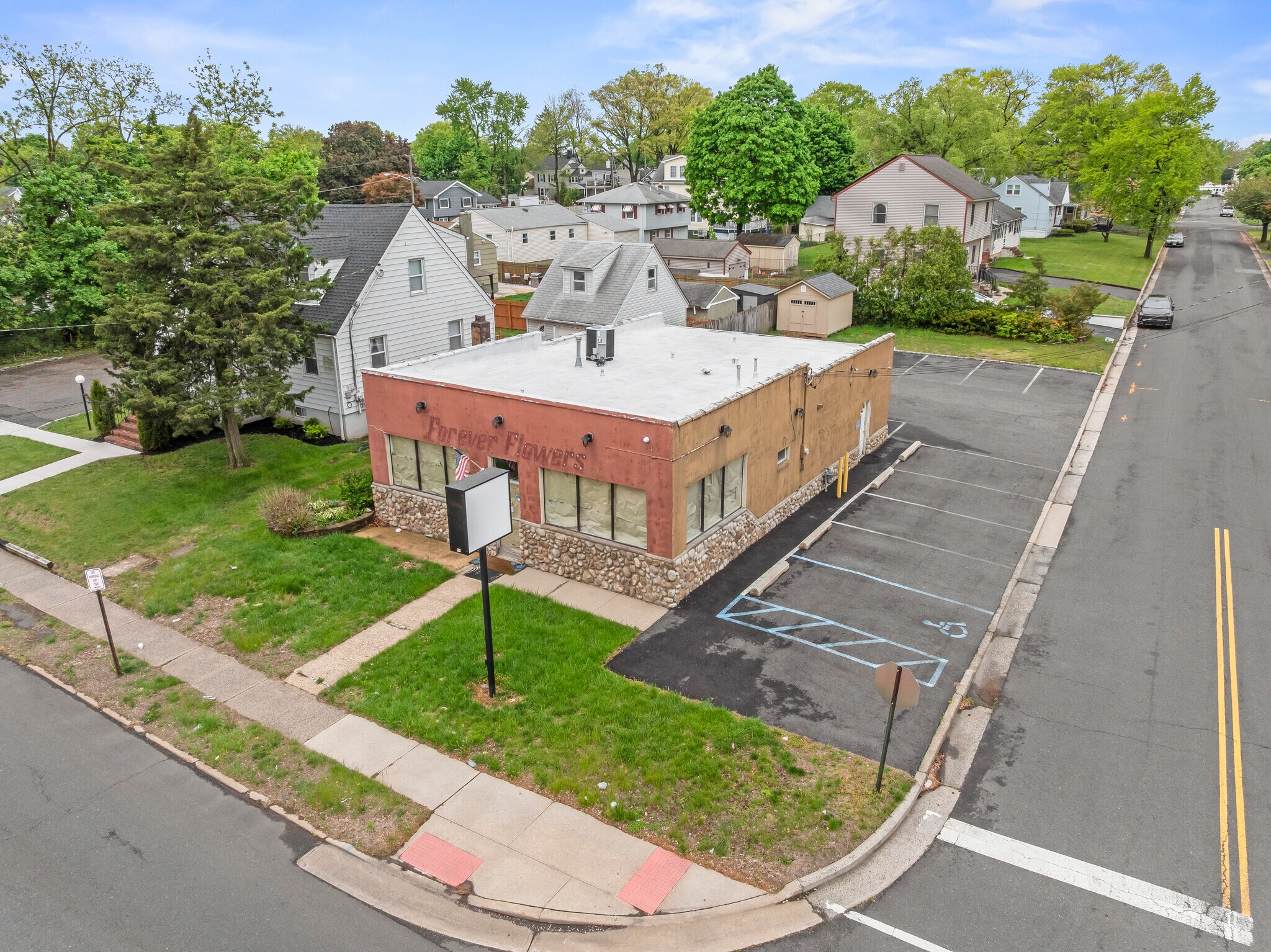 136 Stelton Rd, Piscataway, NJ à vendre Photo principale- Image 1 de 16