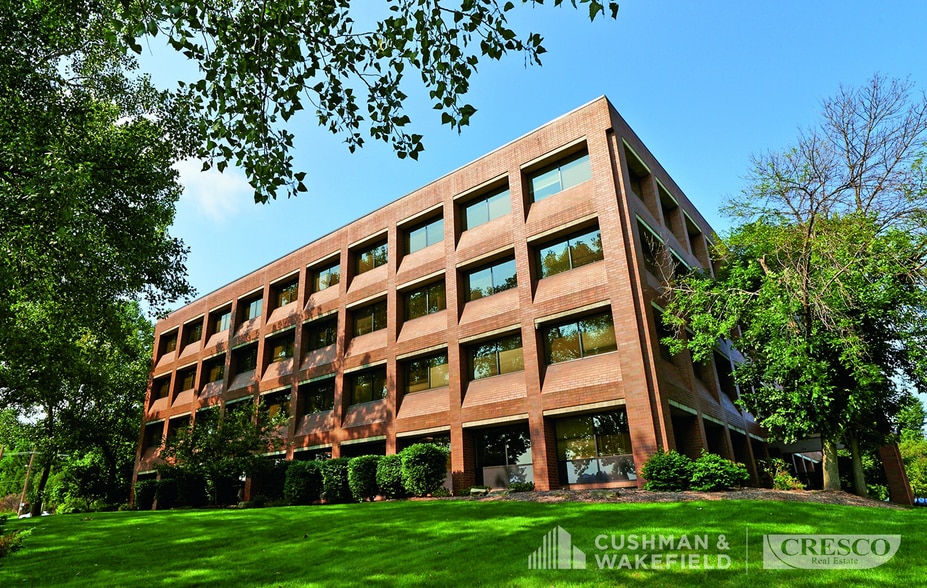 4141 Rockside Rd, Seven Hills, OH à louer - Photo du bâtiment - Image 2 de 4