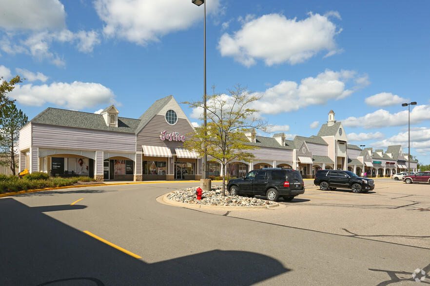 1475 N Burkhart Rd, Howell, MI for lease - Primary Photo - Image 1 of 4