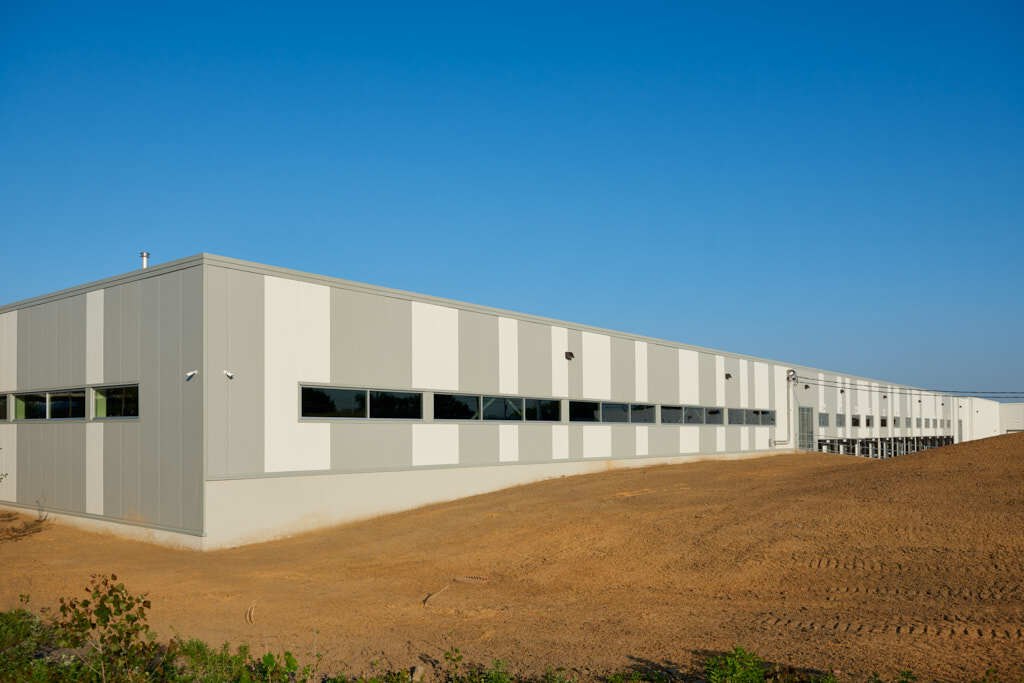 8000-8020 Blaise-Pascal Ave, Montréal, QC for lease Building Photo- Image 1 of 7