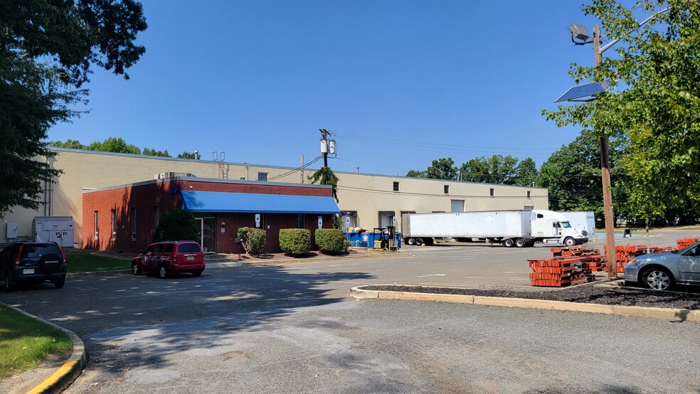 35 Kimberly Rd, East Brunswick, NJ for lease - Building Photo - Image 1 of 11