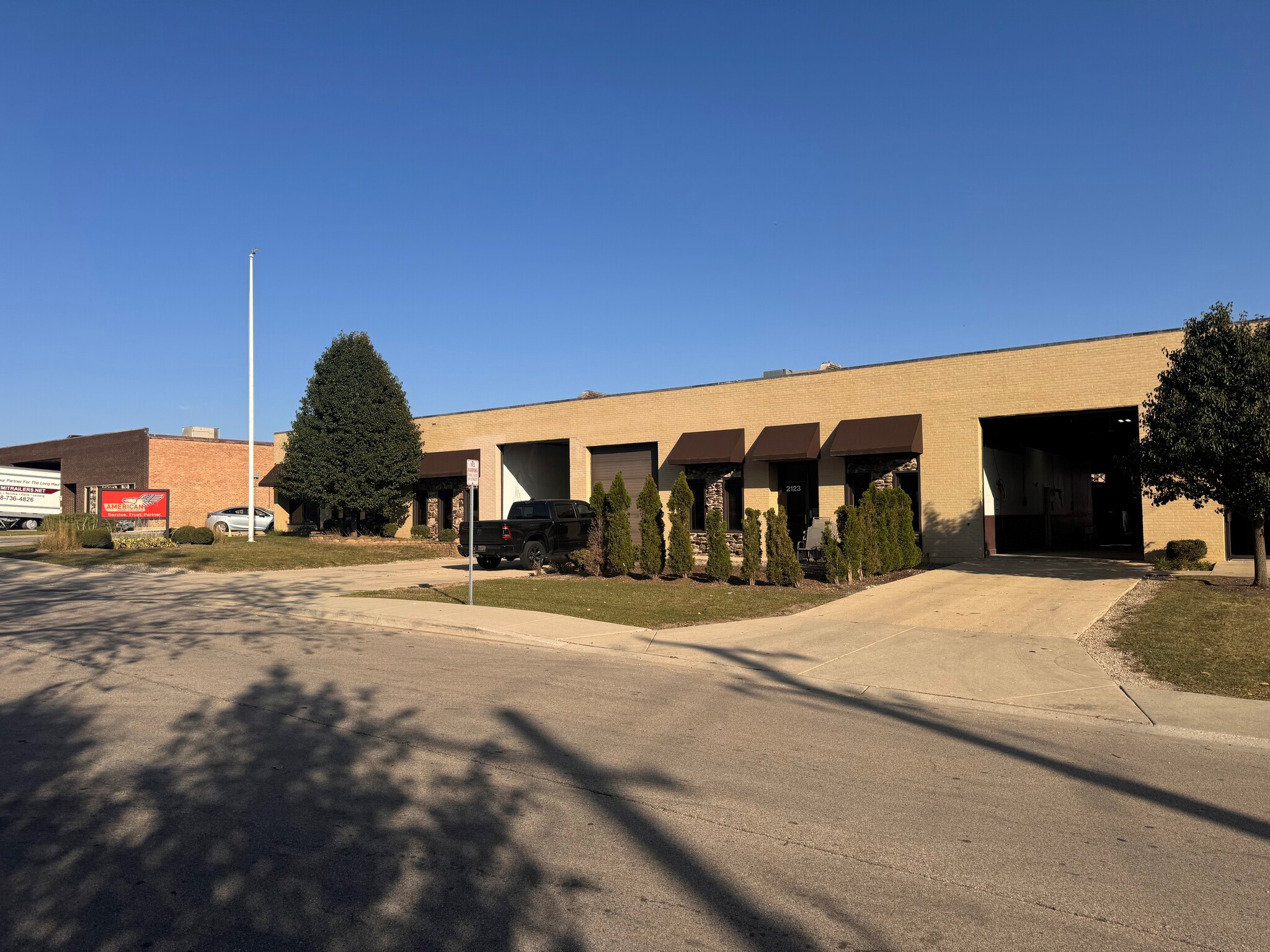 2121-2125 Hammond Dr, Schaumburg, IL for sale Building Photo- Image 1 of 5