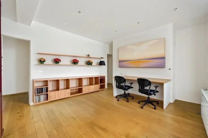 Office in Paris for sale - Interior Photo - Image 3 of 3