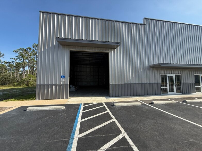 142 John Galt Rd, Santa Rosa Beach, FL for lease - Building Photo - Image 3 of 10