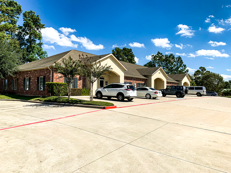 1801 W White Oak Ter, Conroe, TX à louer - Photo du b timent - Image 1 de 4