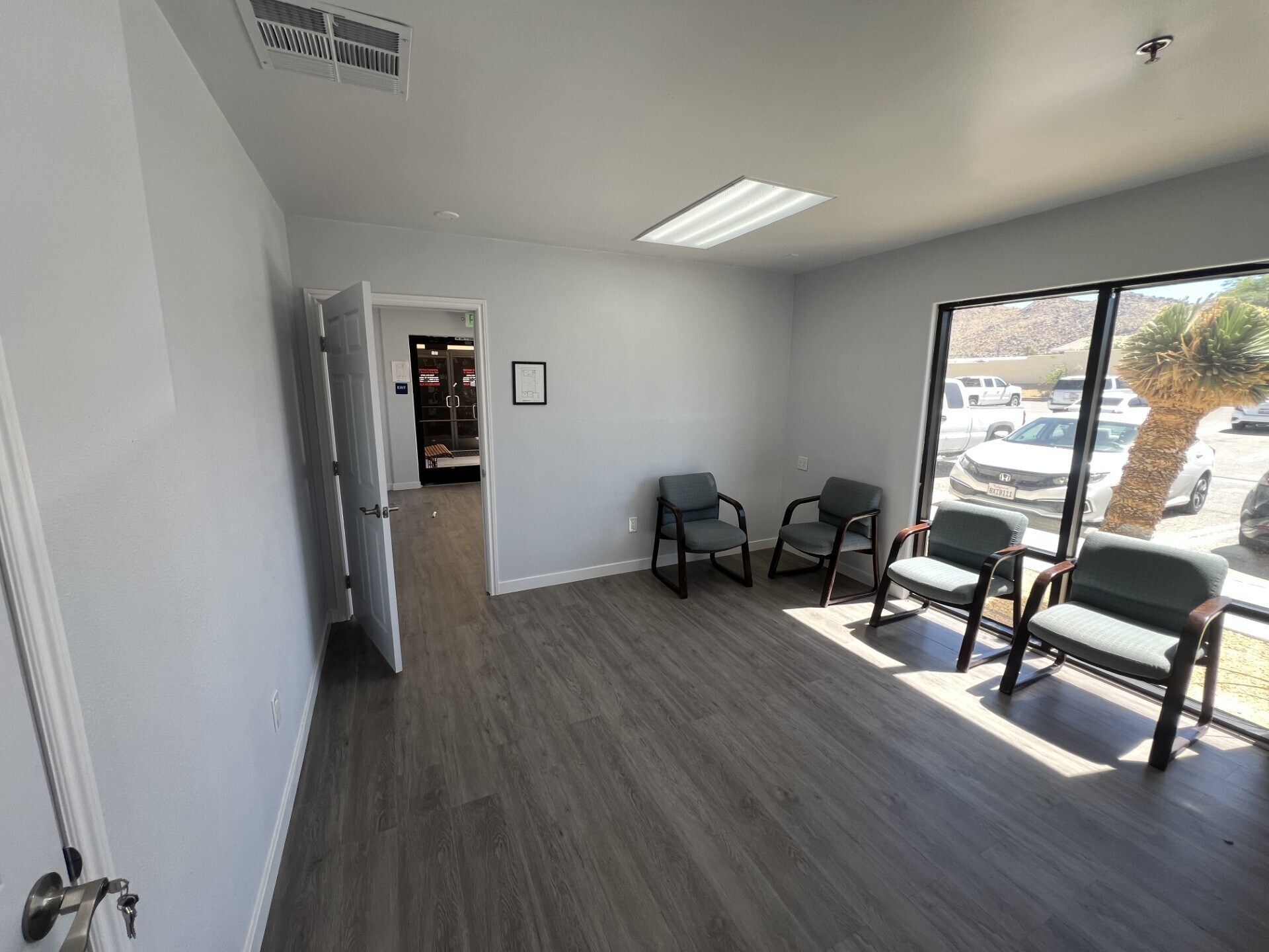 19195 Outer Hwy 18, Apple Valley, CA for lease Interior Photo- Image 1 of 9