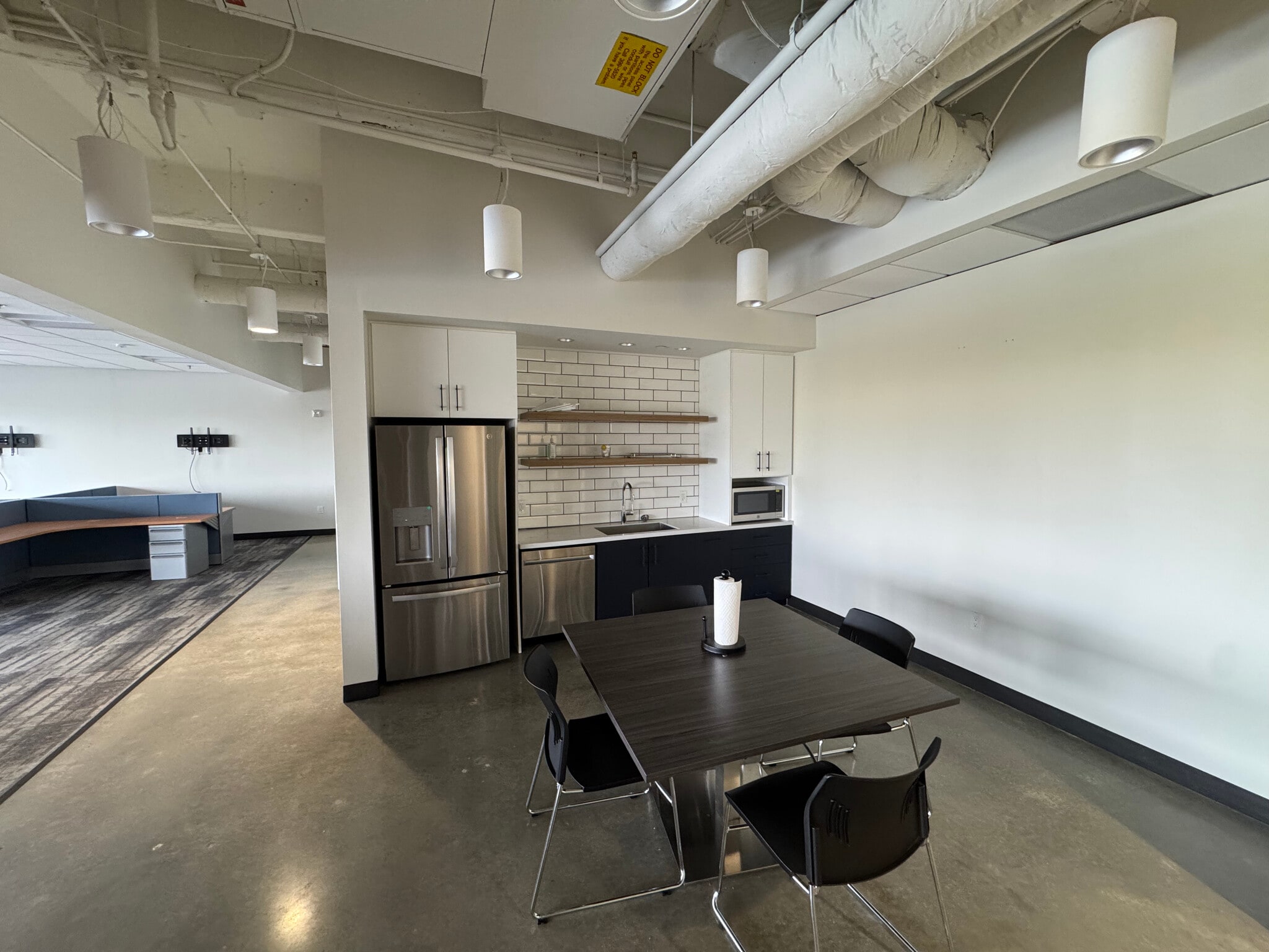 2 Ravinia Dr, Atlanta, GA for lease Interior Photo- Image 1 of 5