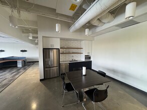 2 Ravinia Dr, Atlanta, GA for lease Interior Photo- Image 1 of 5