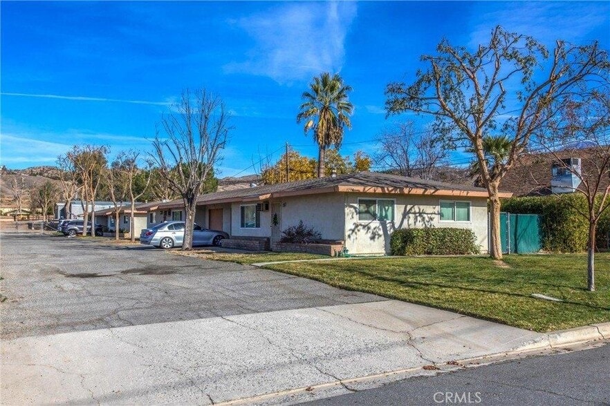 32390 Avenue D, Yucaipa, CA for sale - Primary Photo - Image 1 of 22
