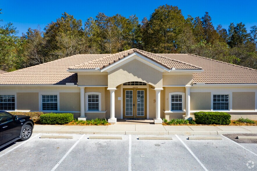 16578 N Dale Mabry Hwy, Tampa, FL à louer - Photo du bâtiment - Image 2 de 29