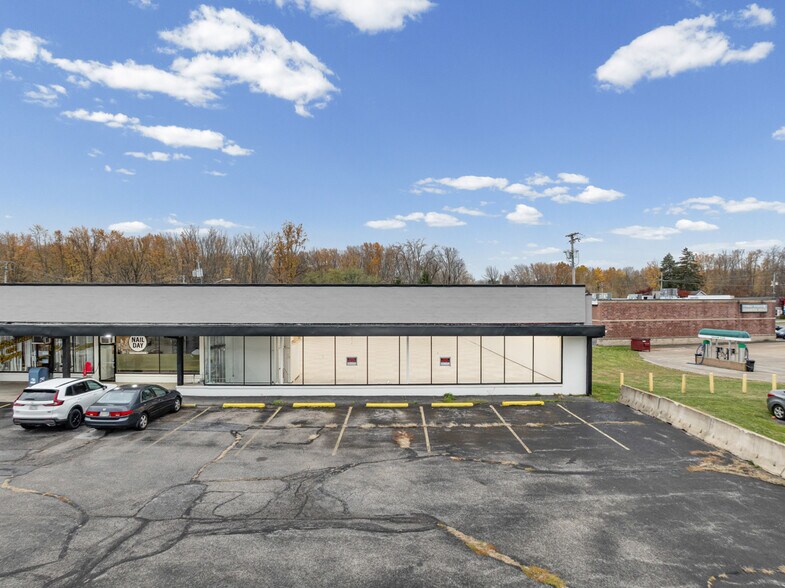 6704-6720 N Ridge Rd, Madison, OH à louer - Photo du bâtiment - Image 2 de 15