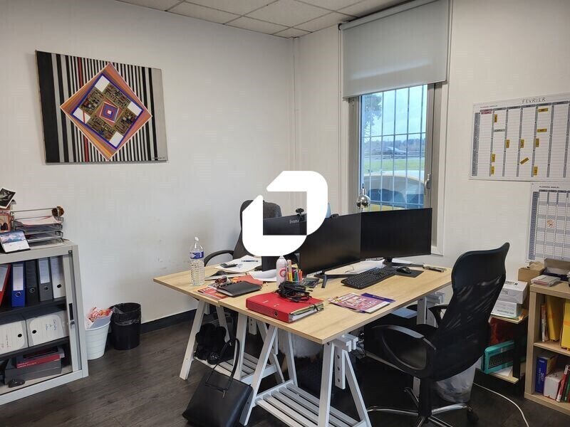 Office in Bègles for lease Interior Photo- Image 1 of 5