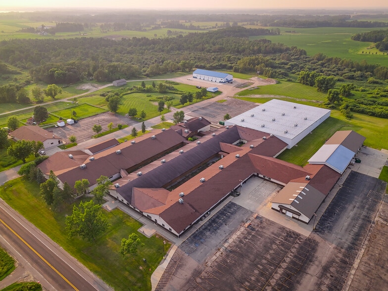 348 Summit Ave W, Blackduck, MN for lease - Building Photo - Image 2 of 19