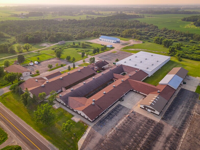 348 Summit Ave W, Blackduck, MN à louer - Photo du bâtiment - Image 2 de 19