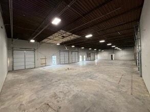 2402-2404 Blue Smoke Ct, Fort Worth, TX for lease Interior Photo- Image 2 of 4