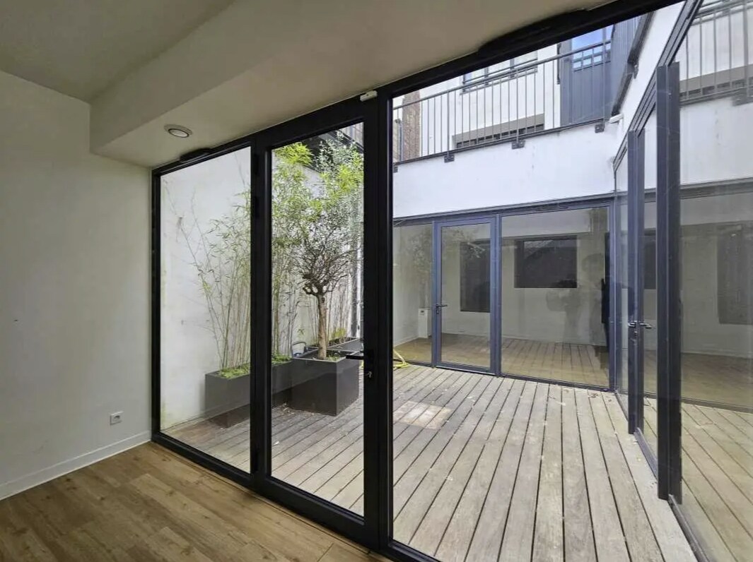 Office in Boulogne-Billancourt for lease Interior Photo- Image 1 of 5