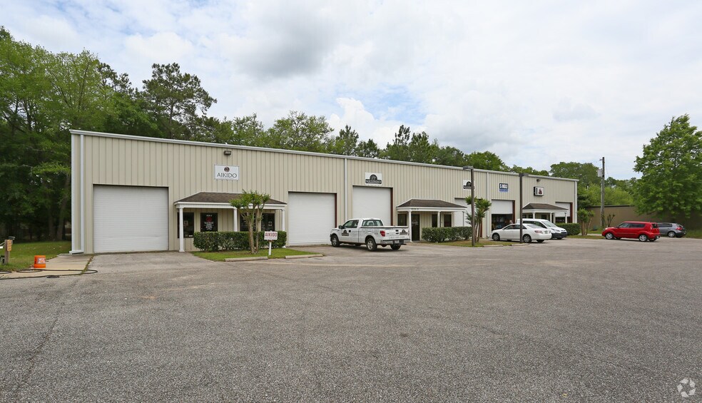 1535 NW Capital Cir, Tallahassee, FL à louer - Photo du bâtiment - Image 3 de 3