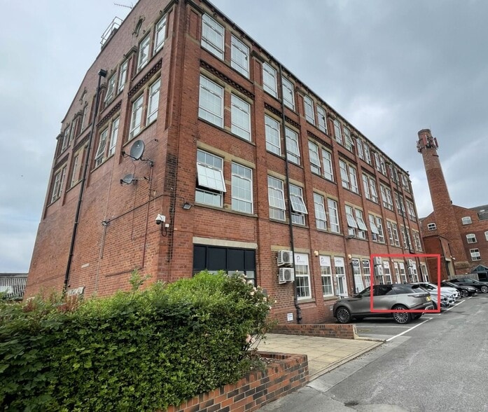 Suite 2 Peel Mills Commercial Street, Leeds for lease - Primary Photo - Image 1 of 8