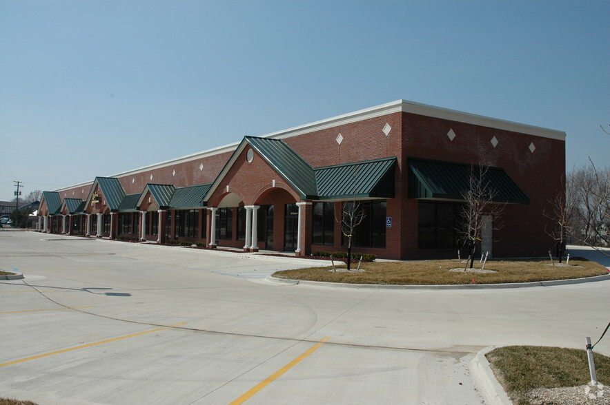 395 N Groesbeck Hwy, Mount Clemens, MI for lease - Building Photo - Image 3 of 18