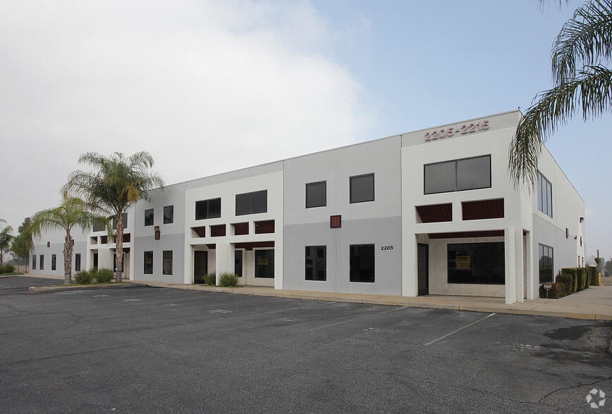 2205-2215 Business Way, Riverside, CA for lease - Primary Photo - Image 1 of 6