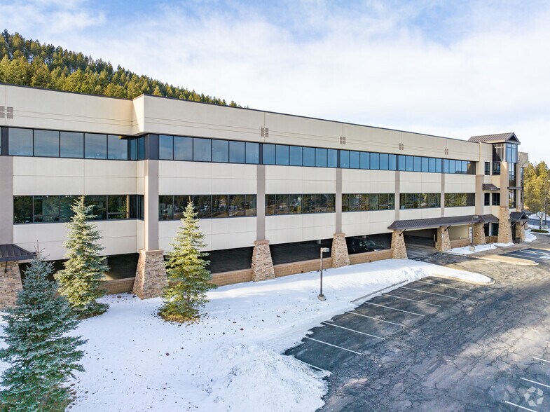 523 Park Point Dr, Golden, CO for lease - Building Photo - Image 2 of 27