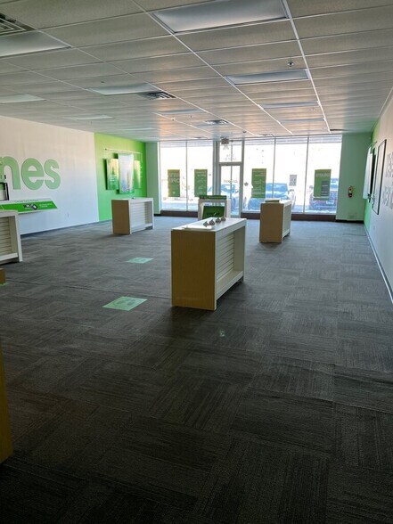 3212-3214 Auburn St, Rockford, IL à louer - Photo du bâtiment - Image 3 de 20