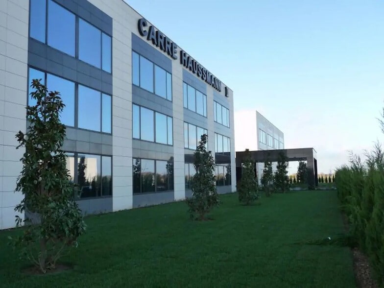 10 Allée De La Connaissance, Lieusaint for lease - Building Photo - Image 1 of 6