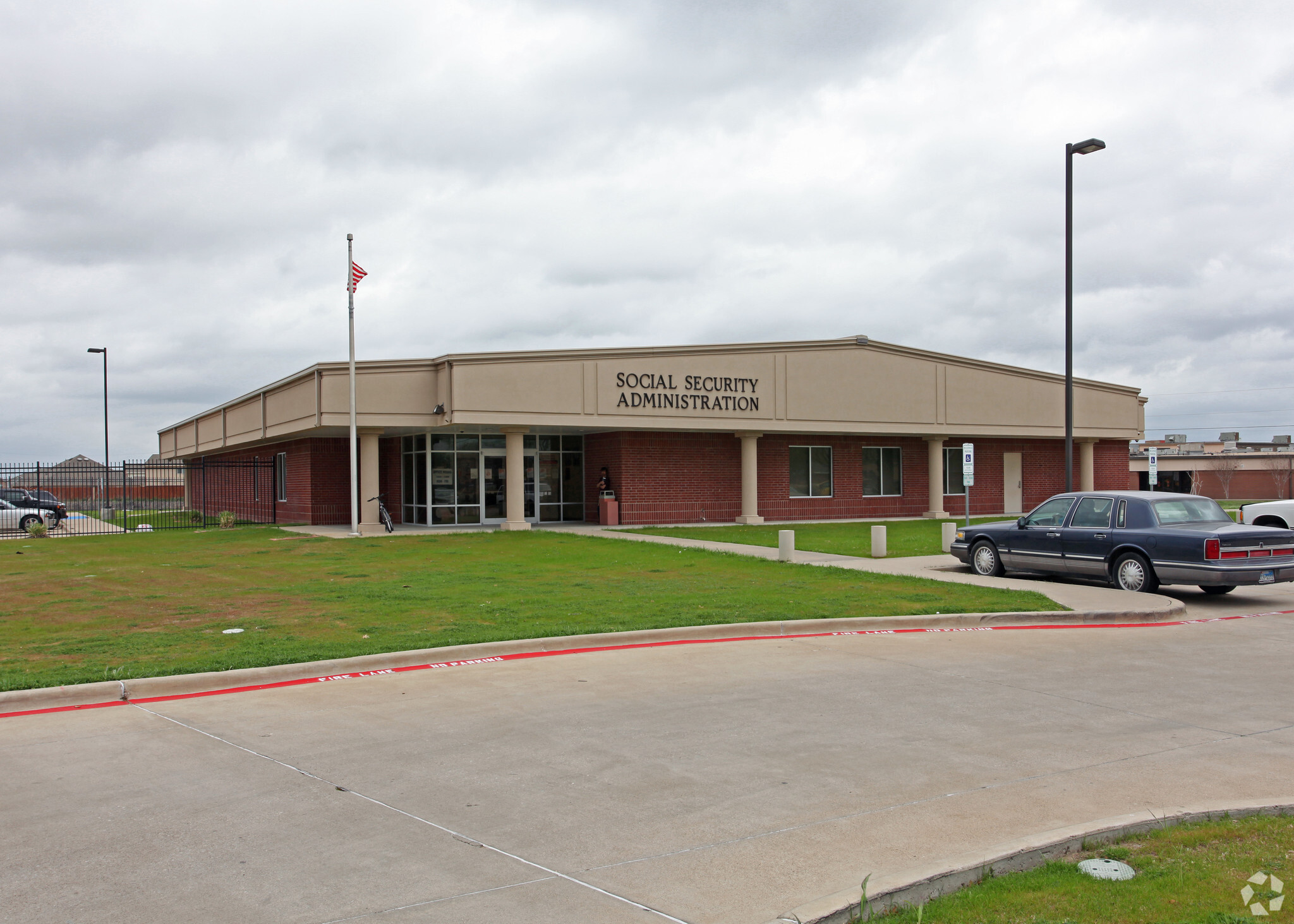 100 Dean Box Dr, Waxahachie, TX for sale Primary Photo- Image 1 of 1