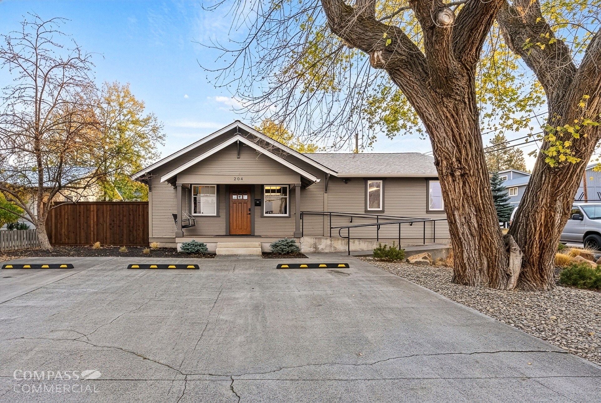 204 NE 4th St, Bend, OR à vendre Photo principale- Image 1 de 22