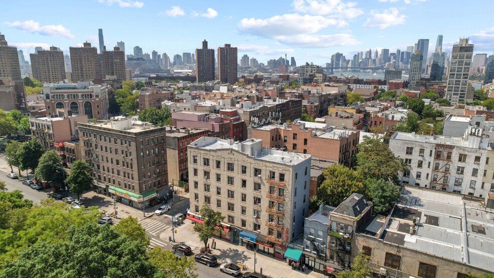 324-326 Roebling St, Brooklyn, NY à vendre - Photo du bâtiment - Image 3 de 15