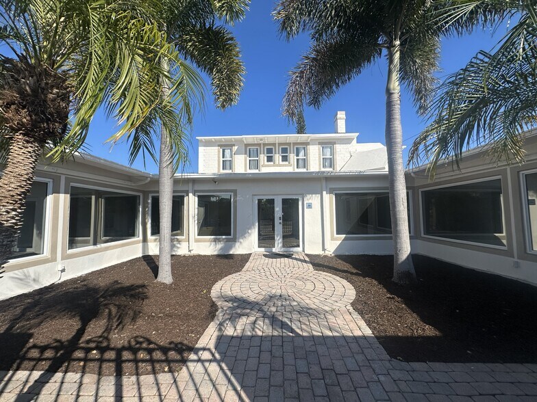 3600 Broadway, West Palm Beach, FL à louer - Photo du bâtiment - Image 2 de 21