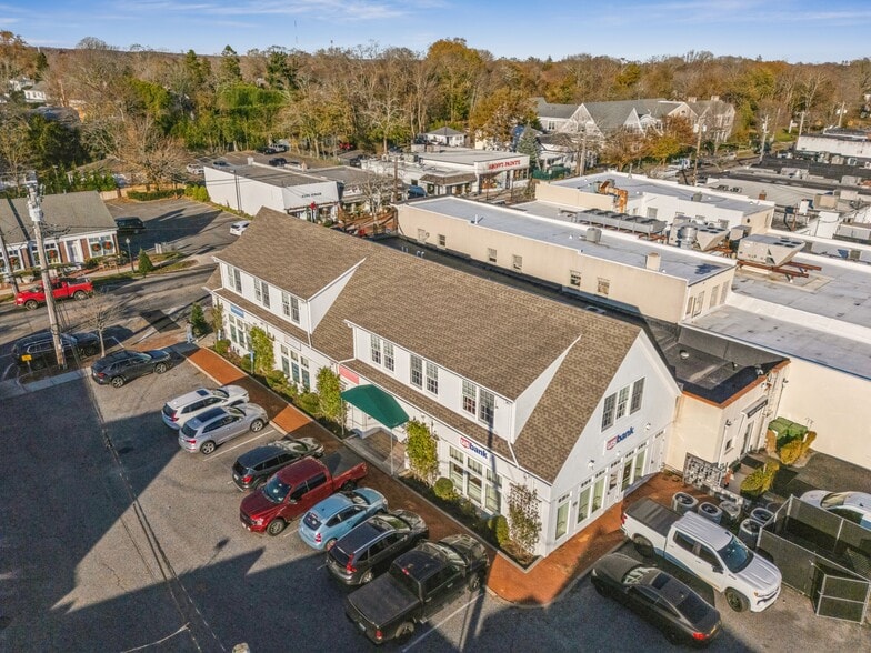 16 Hampton Rd, Southampton, NY for sale - Building Photo - Image 3 of 22