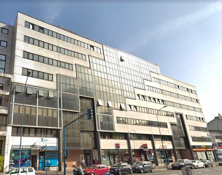 Office in Pantin for lease - Building Photo - Image 2 of 18