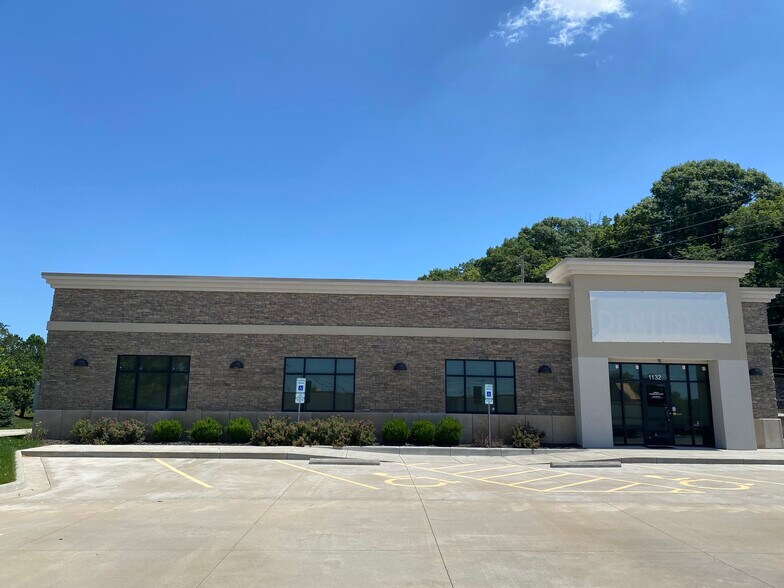 1132 W Kansas St, Liberty, MO à louer - Photo du bâtiment - Image 3 de 5