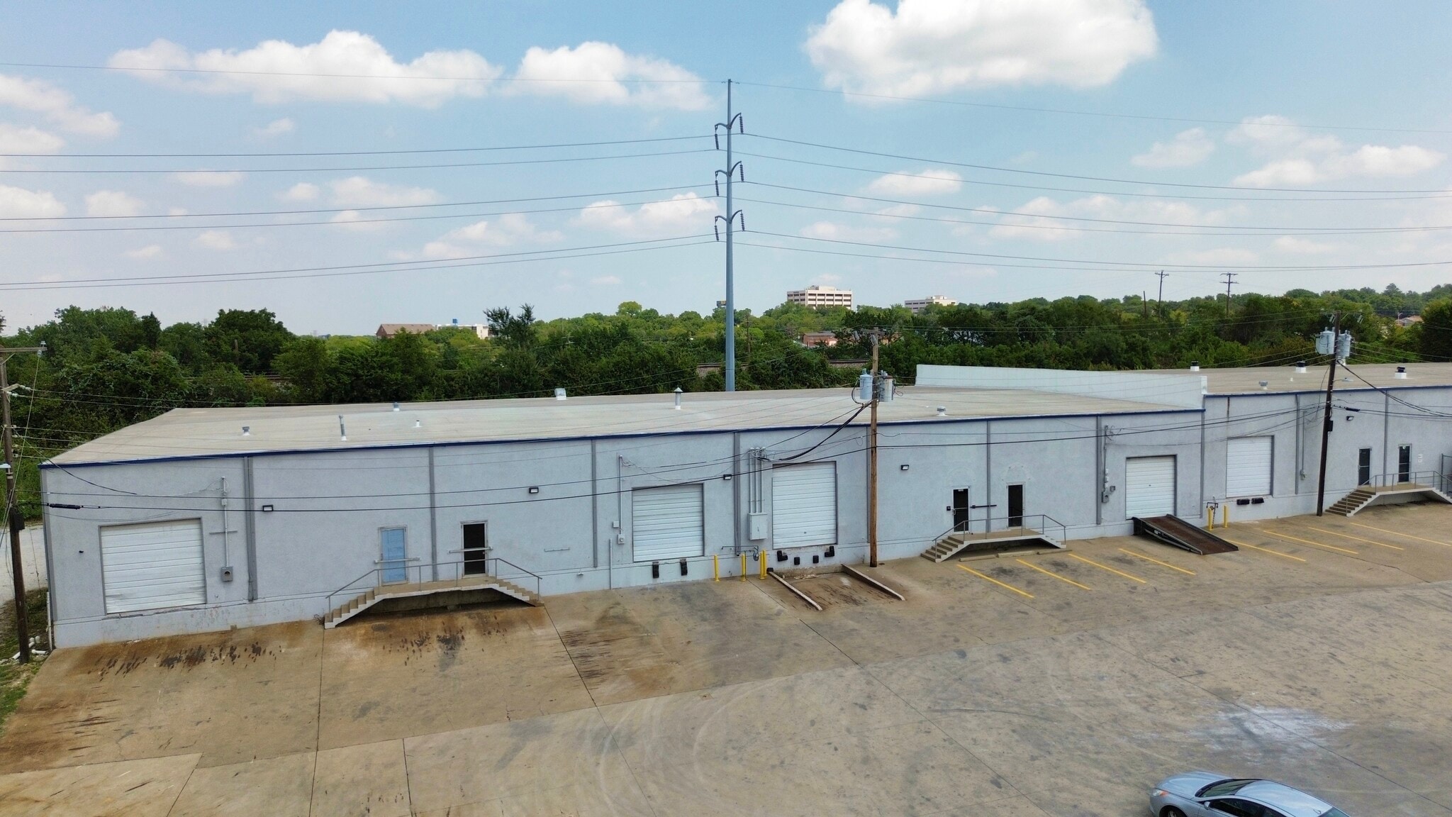 2402-2404 Blue Smoke Ct, Fort Worth, TX for lease Building Photo- Image 1 of 1