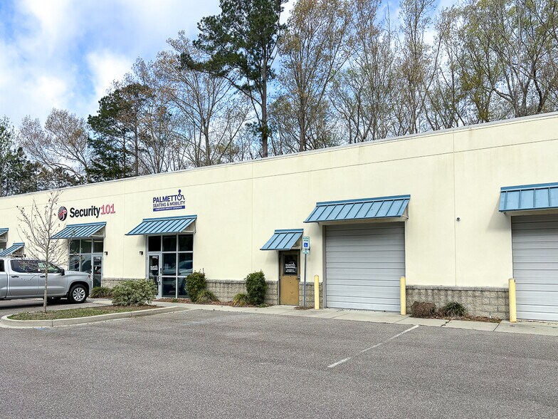 9481 Industrial Center Dr, Ladson, SC à louer - Photo du bâtiment - Image 2 de 7