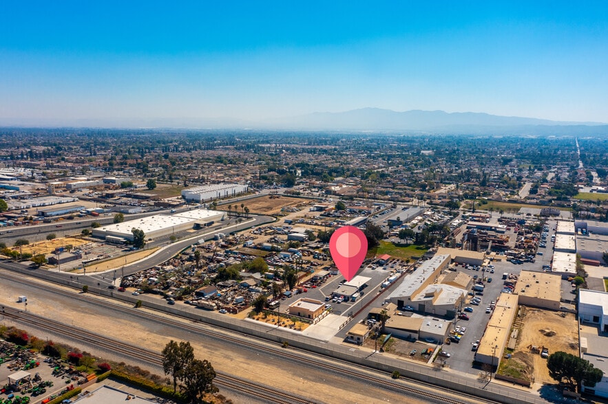 Industrial Yard and Office Building portfolio of 2 properties for sale on LoopNet.ca - Building Photo - Image 2 of 22