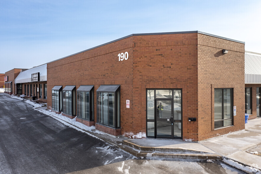 190 Britannia Rd E, Mississauga, ON for lease - Building Photo - Image 2 of 4