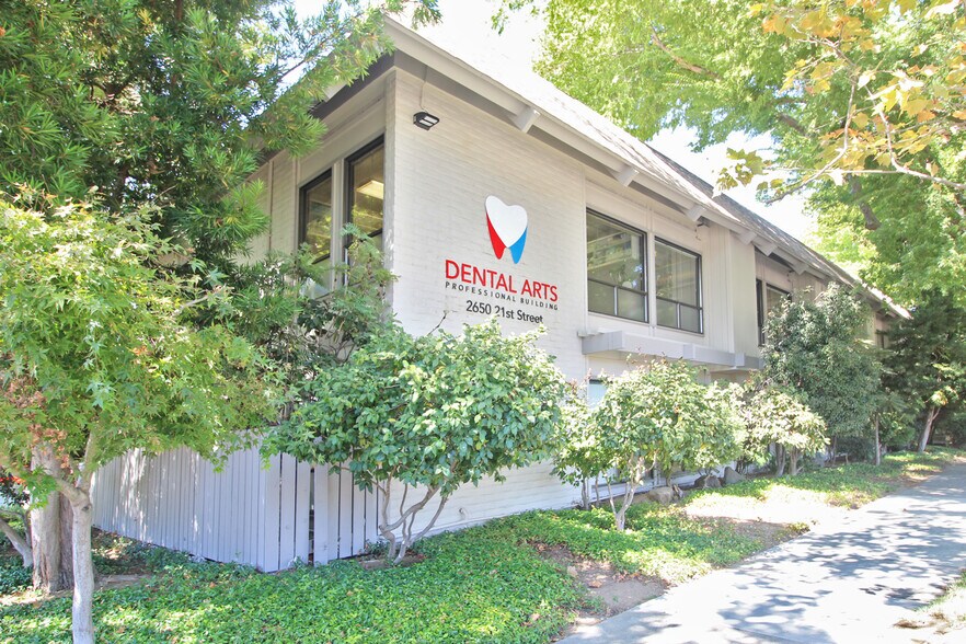 2650 21st St, Sacramento, CA à vendre - Photo du bâtiment - Image 2 de 46