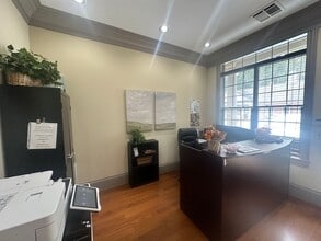 514 W Maple St, Cumming, GA for lease Interior Photo- Image 2 of 8