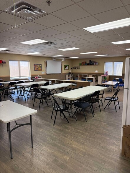 3239 47th St S, Fargo, ND for sale - Interior Photo - Image 2 of 13