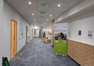 Thurston Dr, Kettering for lease Interior Photo- Image 2 of 7