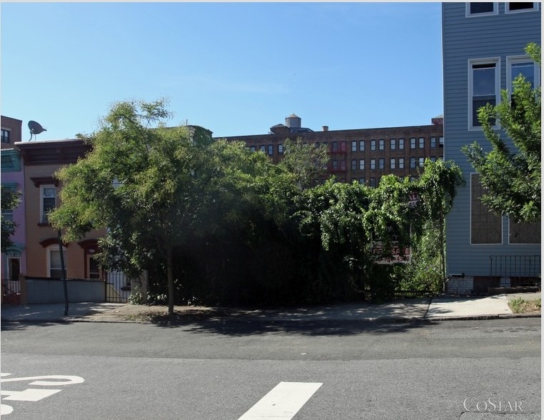 738 E 137th St, Bronx, NY for sale - Primary Photo - Image 1 of 1