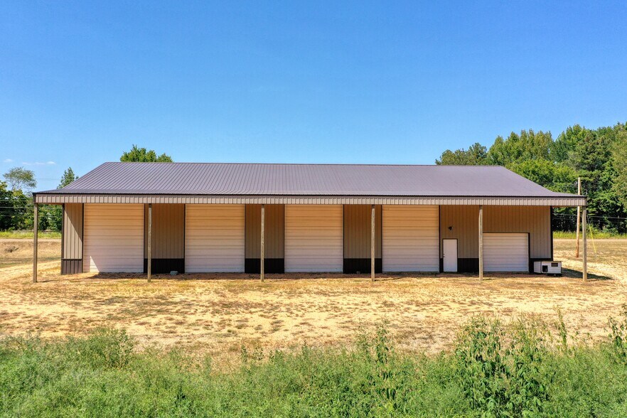 22000 Main St E, Huntingdon, TN à vendre - Photo du bâtiment - Image 2 de 23