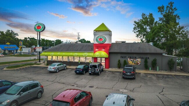 More details for 2521 Alpine Ave, Grand Rapids, MI - Retail for Sale