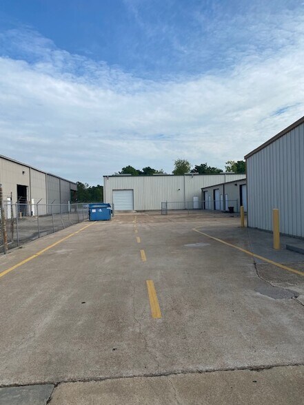 4960 Washington Blvd, Beaumont, TX à louer - Photo du bâtiment - Image 3 de 5