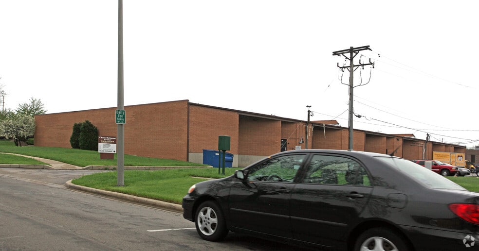 5101-5111 Chase Ave, Downers Grove, IL for lease - Building Photo - Image 3 of 3