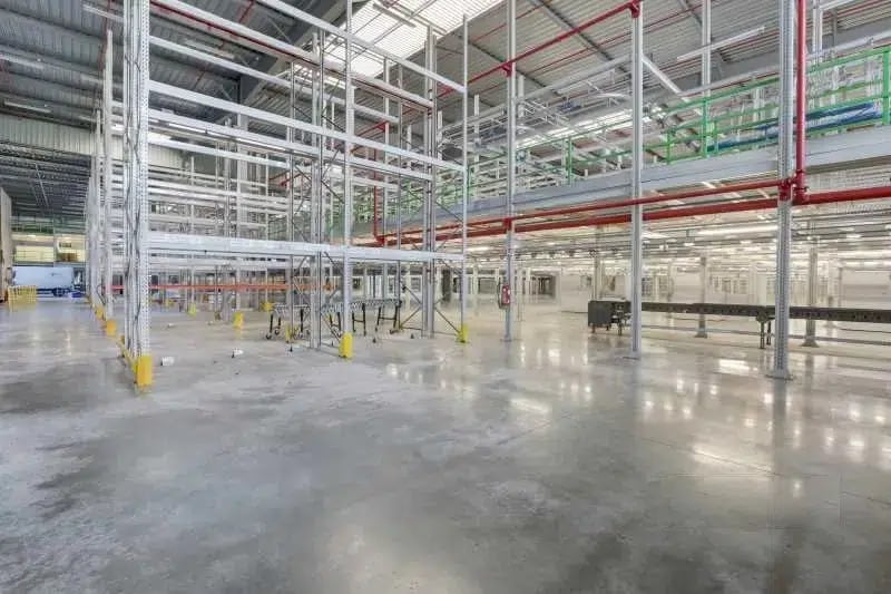 Industriel dans Saint-Michel-sur-Orge à louer Photo du bâtiment- Image 1 de 9