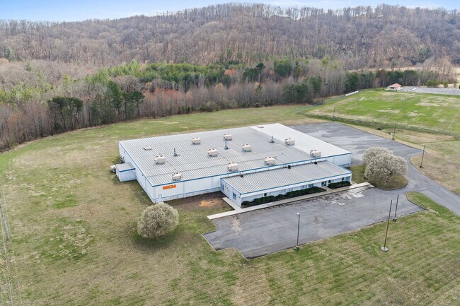 More details for 385 One Industrial Park Rd, Oneida, TN - Industrial for Lease