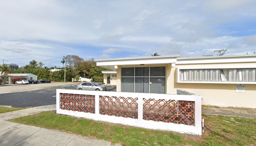 3514-3518 Broadway, West Palm Beach, FL à louer - Photo du bâtiment - Image 3 de 8